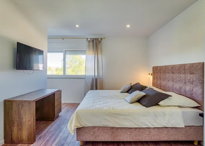 Vlahov Iii Vikendica *